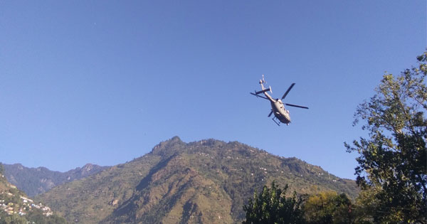 सरचू-बारालाचा के बीच फंसे 23 पर्यटकों को भारतीय सेना ने किया एयरलिफ्ट.......
