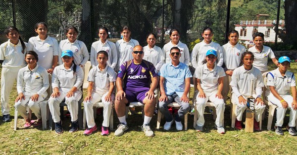 इतिहास में पहली बार हिमाचल विश्वविद्यालय की महिला क्रिकेट टीम, इंटर यूनिवर्सिटी चैंपियनशिप...