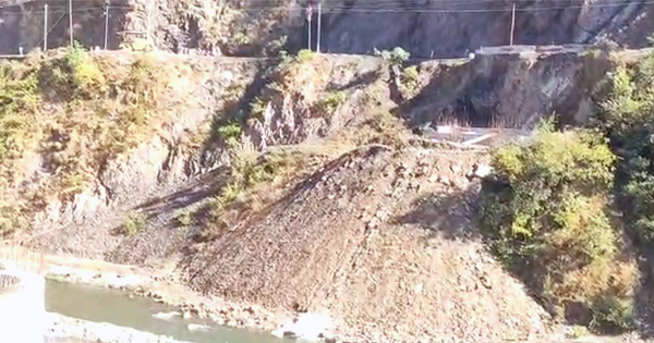 श्री रेणुका जी : गिरि नदी पर नए पुल के निर्माण में अड़चन बनी विशालकाय चट्टान, दुविधा में विभाग
