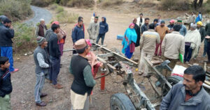 हिमाचल : युवाओं ने गाड़ी को कबाड़ बनाकर बेचने वाले गिरोह का किया पर्दाफाश