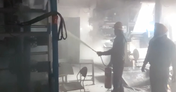 बद्दी : नॉन वूवन बैग तैयार करने वाली कंपनी में भड़की आग, मशीनें व कच्चा माल जलकर राख