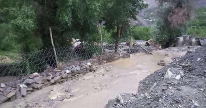 किन्नौर : बादल फटने से नालों में आई बाढ़ से तबाही, सेब-राजमाह की फसल को भारी नुकसान